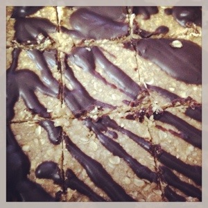 Easy No Bake Oat Bars [Starbucks Copycat]